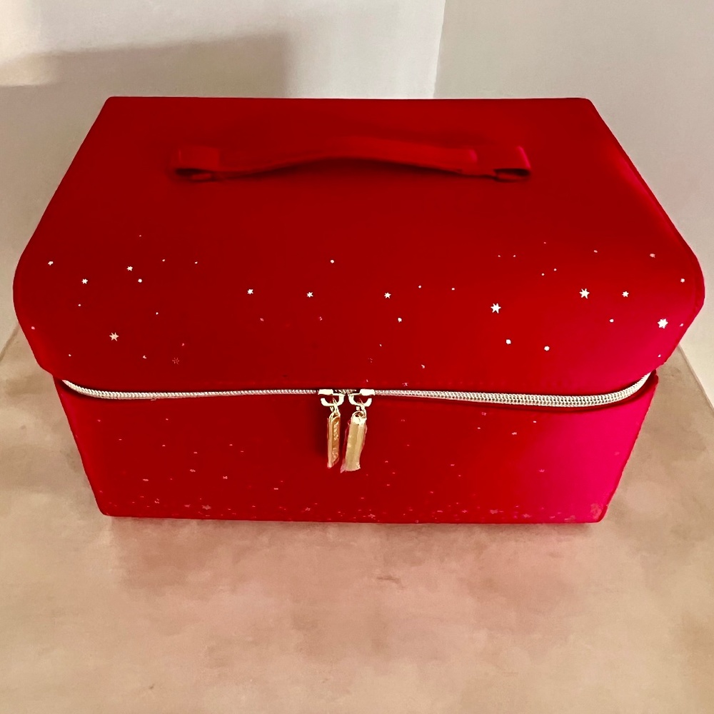 🎀Red Cosmetic / Storage / Gift Case🎀 - Picture 1 of 9